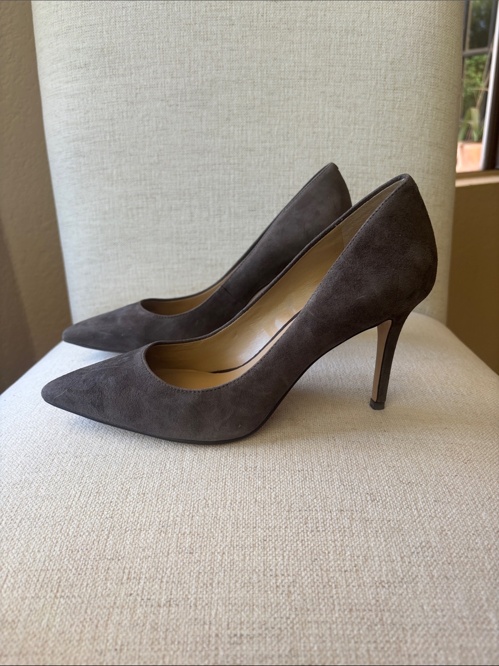 Ann Taylor Mika Suede Pump. Iron Grey. Size 8. NWT.